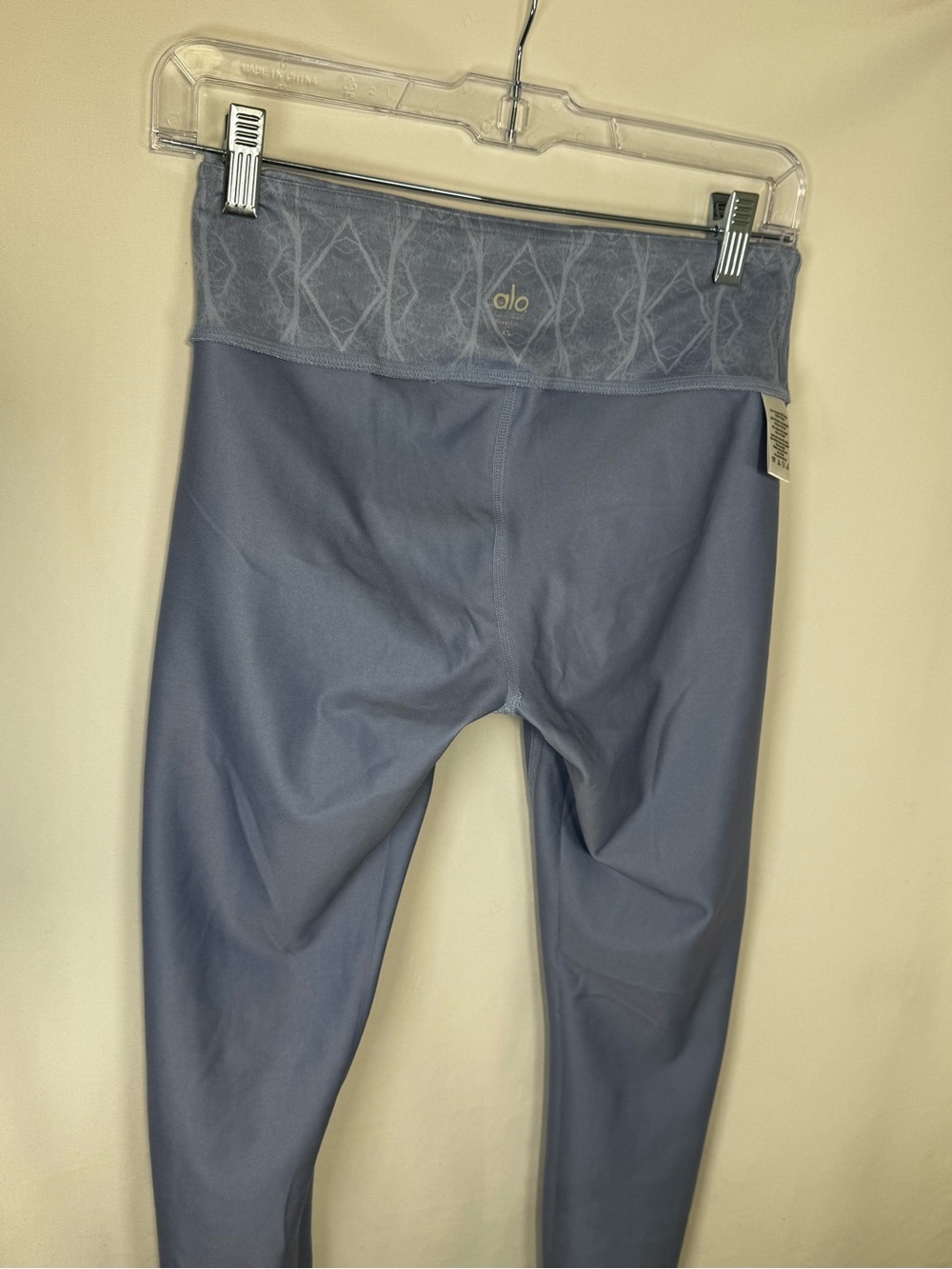 NWOT Alo Yoga Tree Lace Sky Geometric Chevron Leggings Size XS - Picture 8 of 12